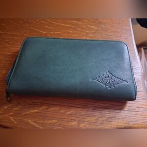 Buxton Green Leather Wallet